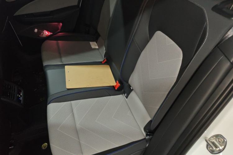 Used Volkswagen Golf 2025 Facelift 300TSI R-Line Left Rear Seat