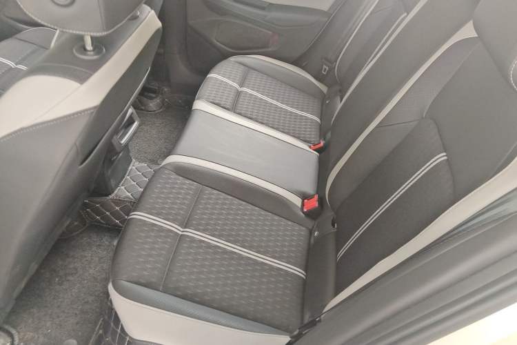 Used Volkswagen Golf 2025 Facelifted 300TSI Pro Left Rear Seat