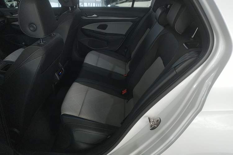 Used Volkswagen Golf 2025 300TSI R-Line Left Rear Seat