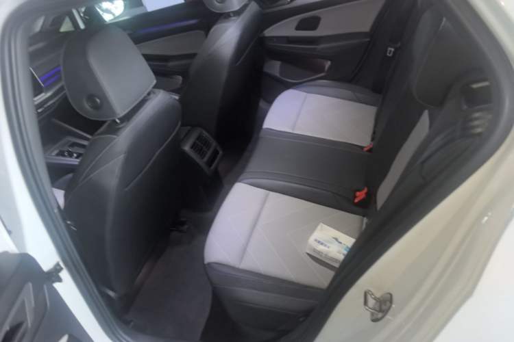 Used Volkswagen Golf 2025 300TSI R-Line Left Rear Seat