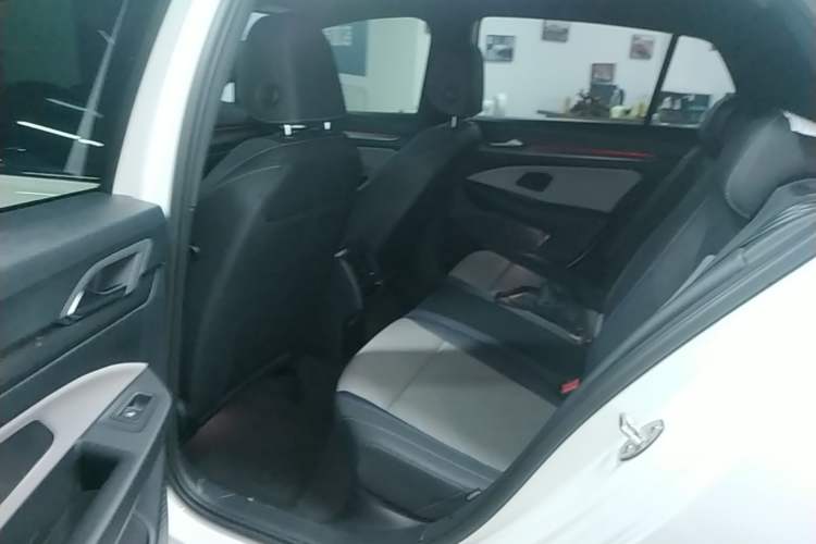 Used Volkswagen Golf 2025 300TSI R-Line Left Rear Seat