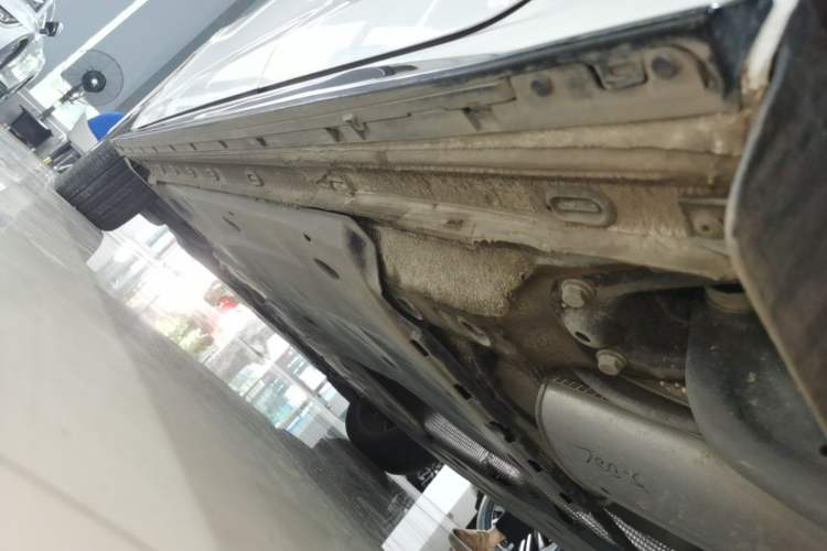 Used Volkswagen Golf 2025 300TSI R-Line Left Side Sill