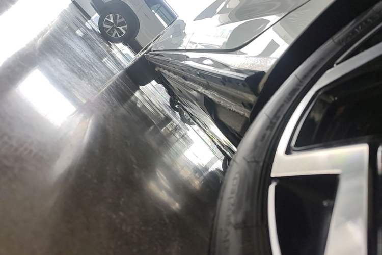 Used Volkswagen Golf 2025 300TSI R-Line Left Side Sill