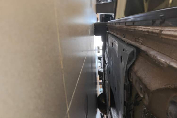 Used Volkswagen Golf 2025 300TSI R-Line Left Side Sill