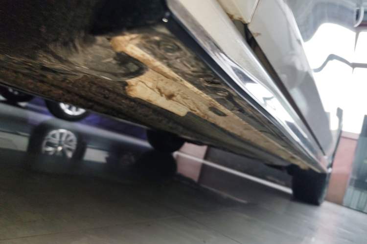 Used Volkswagen Golf 2025 300TSI R-Line Left Side Sill