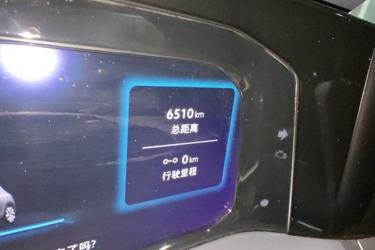 Used Volkswagen Golf 2025 300TSI Pro Odometer Close Up