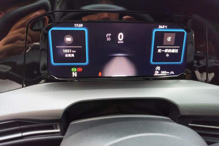 Used Volkswagen Golf 2025 300TSI R-Line Odometer Close Up