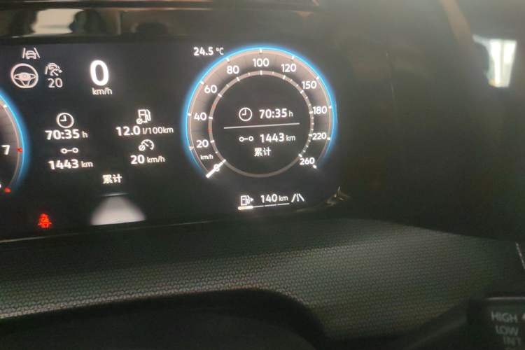 Used Volkswagen Golf 2025 300TSI R-Line Odometer Close Up