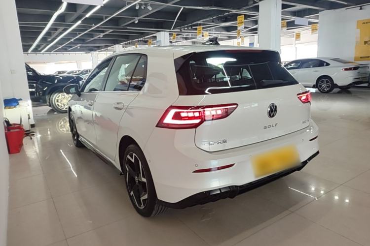 Used Volkswagen Golf 2025 300TSI R-Line Rear Left 45 Deg