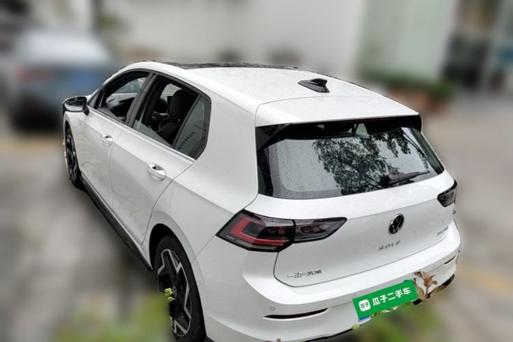 Used Volkswagen Golf 2025 300TSI R-Line Rear Left 45 Deg
