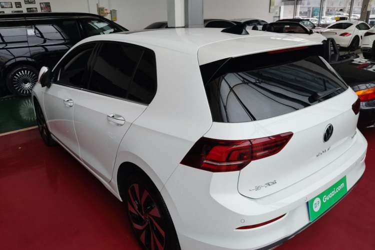Used Volkswagen Golf 2025 Facelifted 300TSI Pro Rear Left 45 Deg