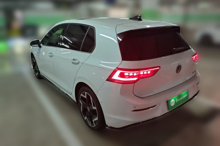 Used Volkswagen Golf 2025 Facelift 300TSI R-Line Rear Left 45 Deg