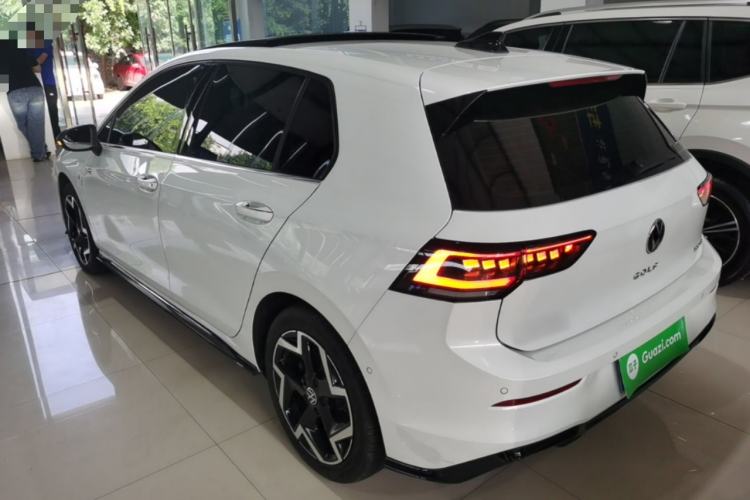 Used Volkswagen Golf 2025 300TSI R-Line Rear Left 45 Deg
