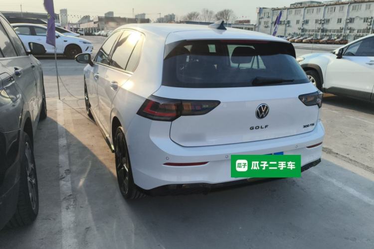 Used Volkswagen Golf 2025 300TSI R-Line Rear Left 45 Deg