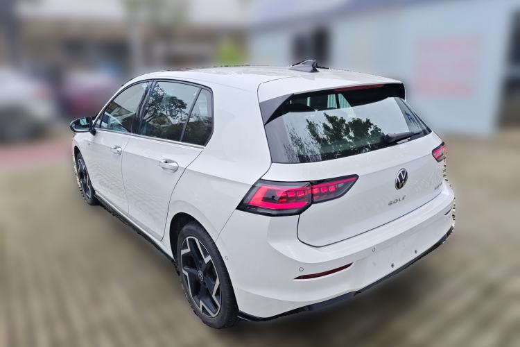 Used Volkswagen Golf 2025 300TSI R-Line Rear Left 45 Deg