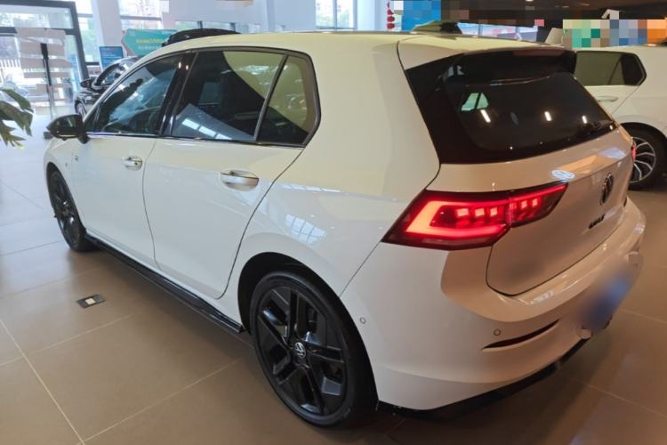Used Volkswagen Golf 2025 300TSI R-Line Rear Left 45 Deg