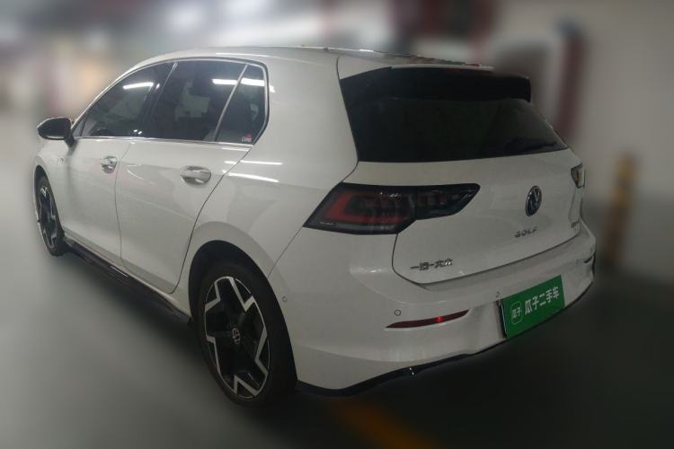 Used Volkswagen Golf 2025 300TSI R-Line Rear Left 45 Deg