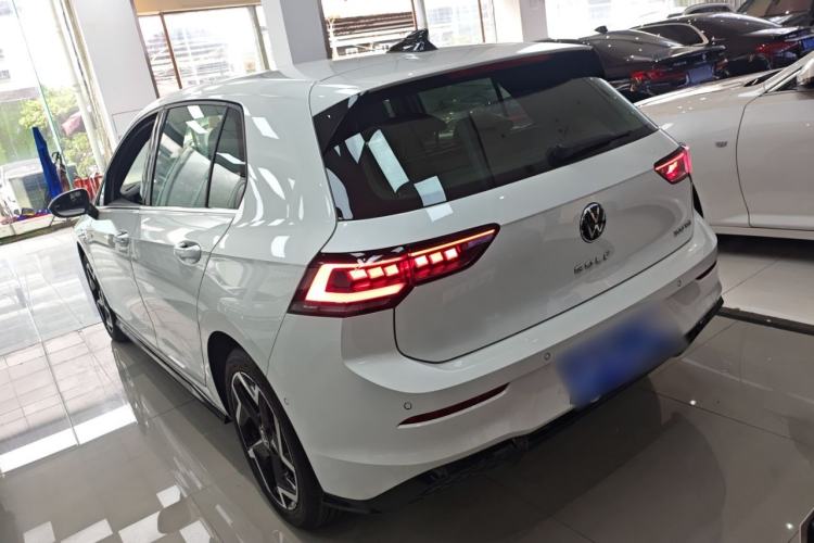 Used Volkswagen Golf 2025 300TSI R-Line Rear Left 45 Deg