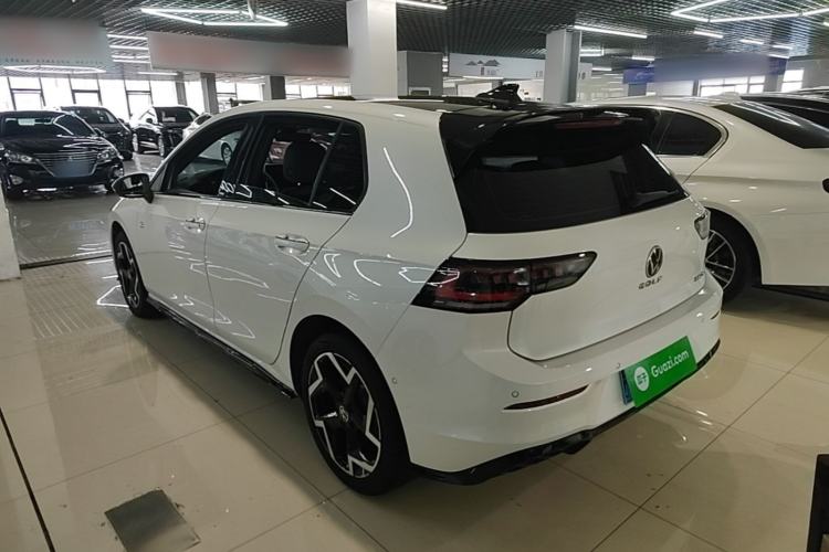 Used Volkswagen Golf 2025 300TSI R-Line Rear Left 45 Deg