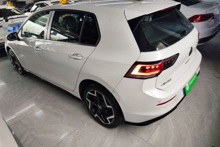 Used Volkswagen Golf 2025 300TSI R-Line Rear Left 45 Deg