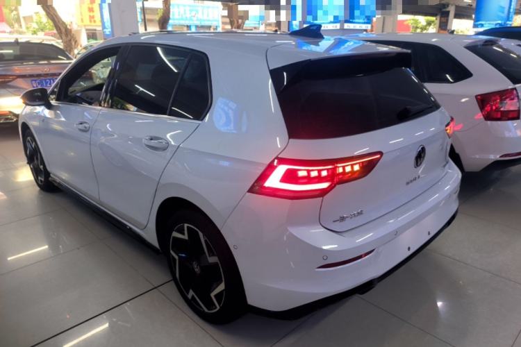 Used Volkswagen Golf 2025 300TSI R-Line Rear Left 45 Deg