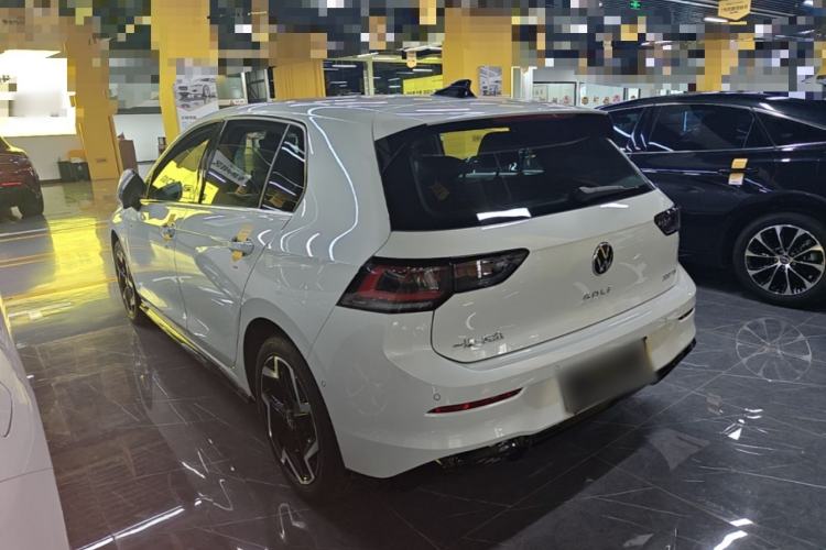 Used Volkswagen Golf 2025 300TSI R-Line Rear Left 45 Deg