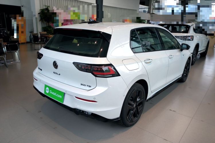 Used Volkswagen Golf 2025 300TSI R-Line Rear Right 45 Deg