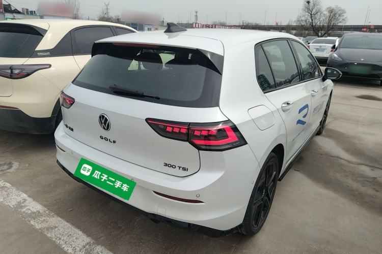 Used Volkswagen Golf 2025 300TSI R-Line Rear Right 45 Deg