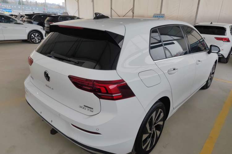 Used Volkswagen Golf 2025 Facelifted 300TSI Pro Rear Right 45 Deg