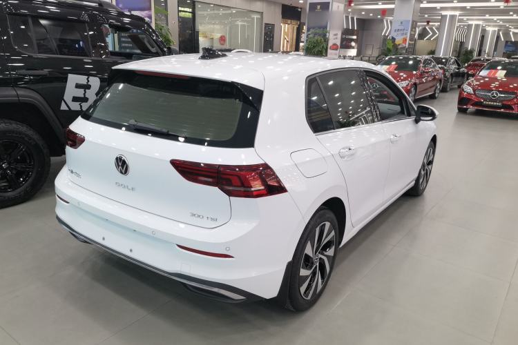 Used Volkswagen Golf 2025 300TSI Pro Rear Right 45 Deg