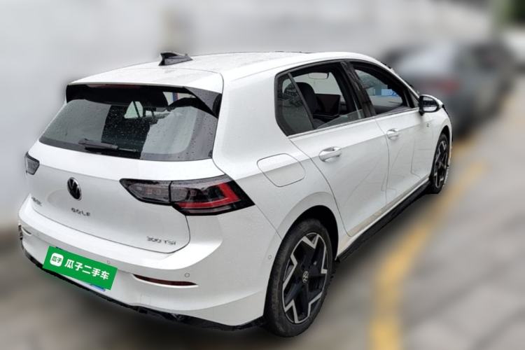 Used Volkswagen Golf 2025 300TSI R-Line Rear Right 45 Deg