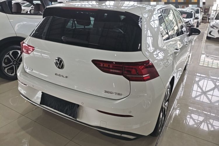 Used Volkswagen Golf 2025 300TSI Pro Rear Right 45 Deg