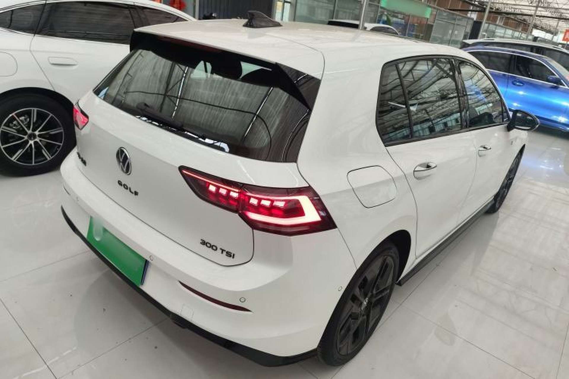 Used Volkswagen Golf 2025 300TSI R-Line Rear Right 45 Deg