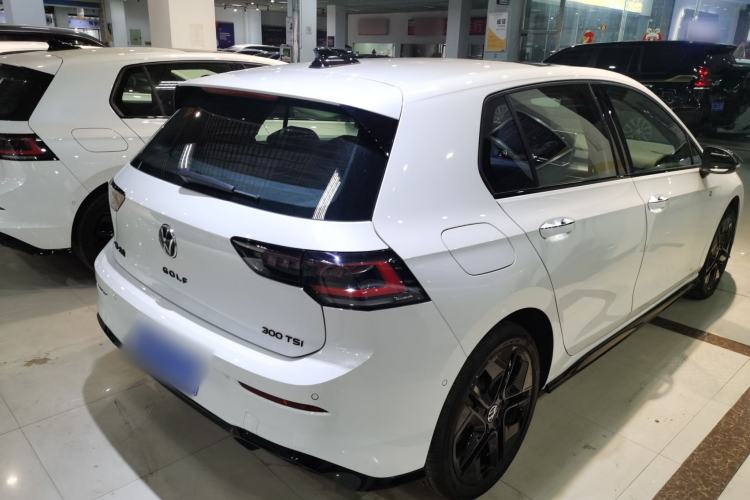 Used Volkswagen Golf 2025 300TSI R-Line Rear Right 45 Deg