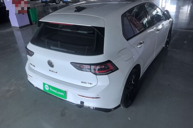Used Volkswagen Golf 2025 300TSI R-Line Rear Right 45 Deg