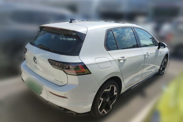 Used Volkswagen Golf 2025 300TSI R-Line Rear Right 45 Deg