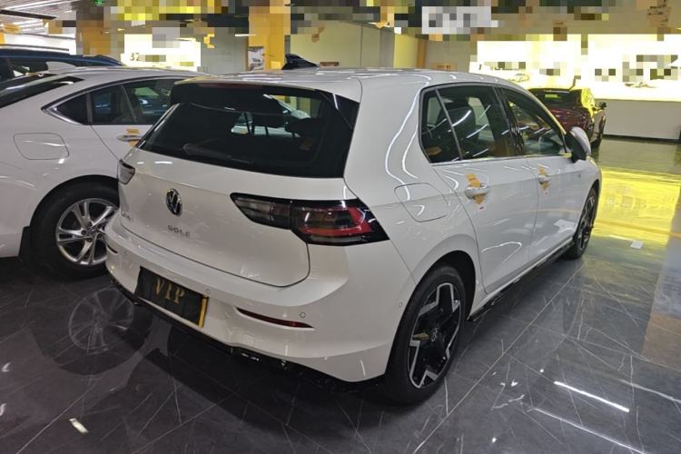 Used Volkswagen Golf 2025 300TSI R-Line Rear Right 45 Deg