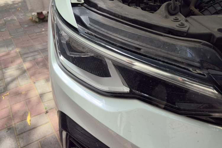 Used Volkswagen Golf 2025 300TSI R-Line Right Front Headlight