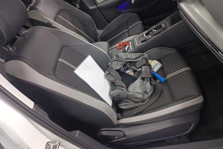 Used Volkswagen Golf 2025 Facelifted 300TSI Pro Right Front Seat
