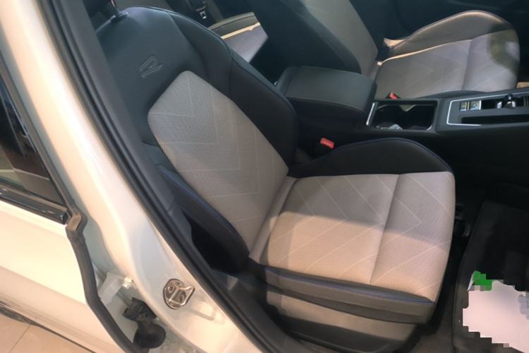 Used Volkswagen Golf 2025 300TSI R-Line Right Front Seat