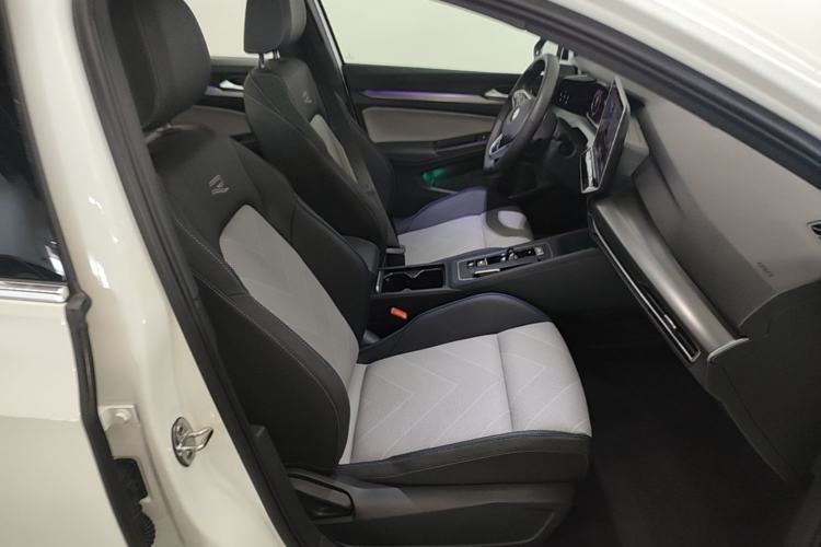 Used Volkswagen Golf 2025 300TSI R-Line Right Front Seat