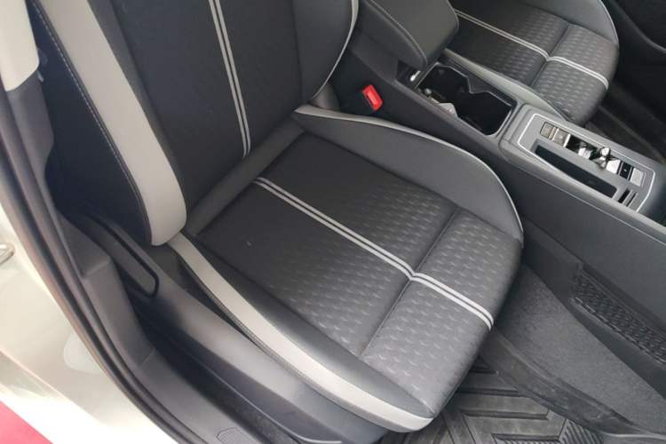 Used Volkswagen Golf 2025 Facelifted 300TSI Pro Right Front Seat