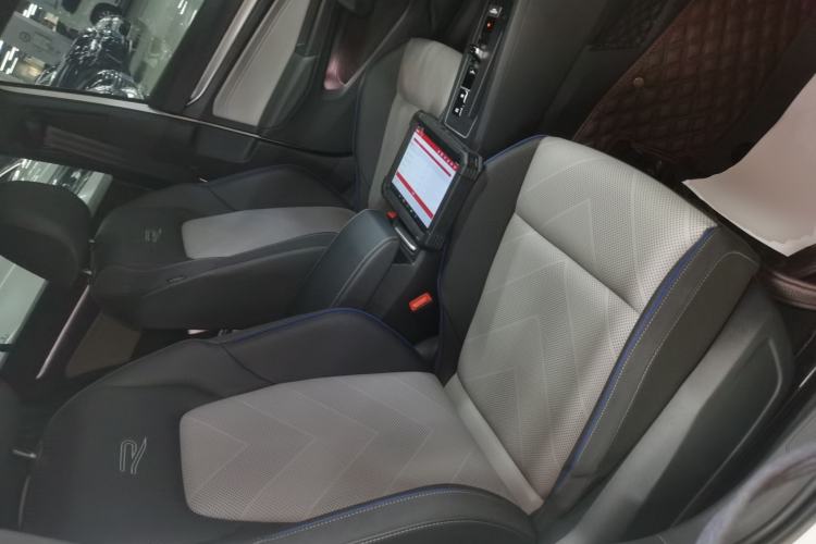 Used Volkswagen Golf 2025 300TSI R-Line Right Front Seat