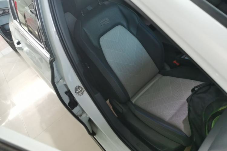 Used Volkswagen Golf 2025 300TSI R-Line Right Front Seat