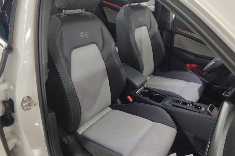 Used Volkswagen Golf 2025 300TSI R-Line Right Front Seat