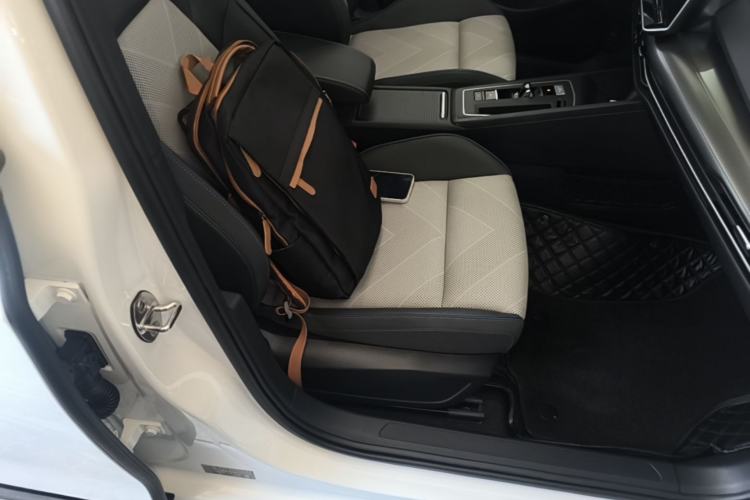 Used Volkswagen Golf 2025 300TSI R-Line Right Front Seat