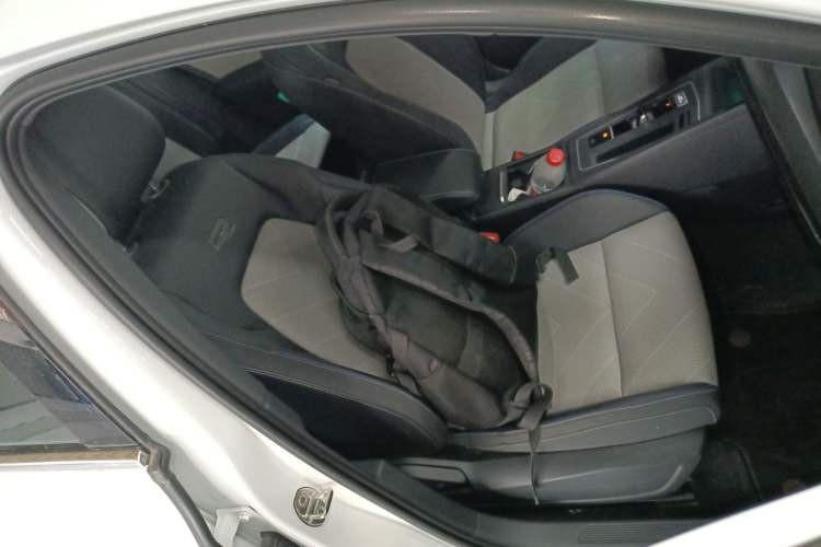 Used Volkswagen Golf 2025 300TSI R-Line Right Front Seat