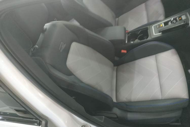 Used Volkswagen Golf 2025 300TSI R-Line Right Front Seat