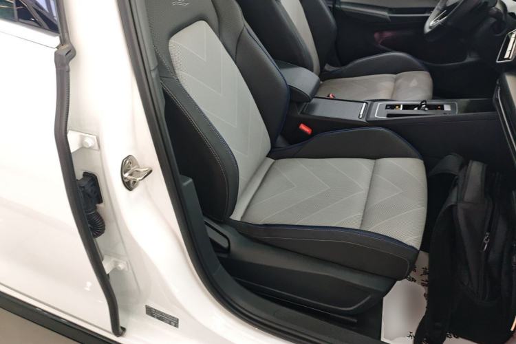 Used Volkswagen Golf 2025 300TSI R-Line Right Front Seat