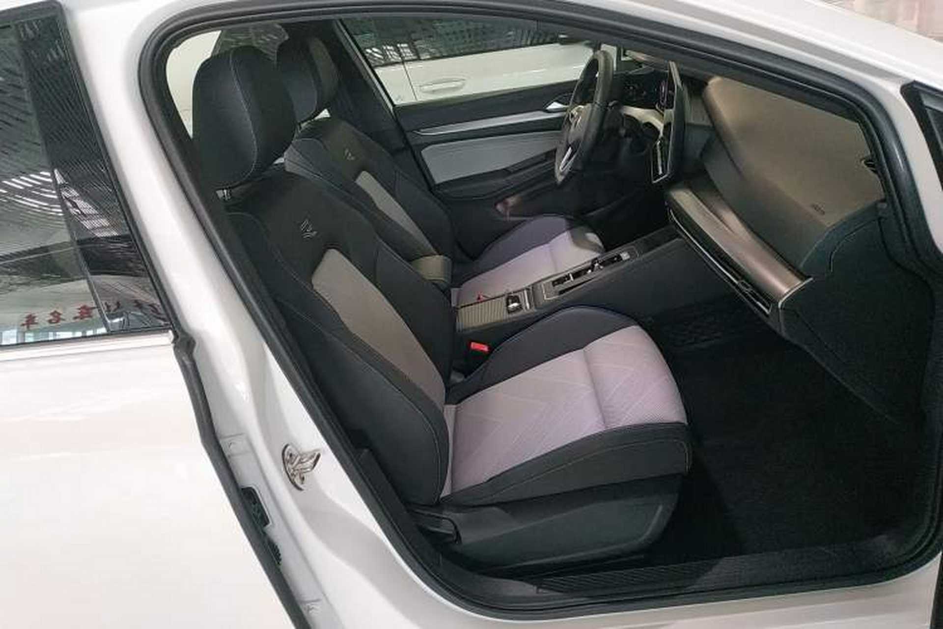 Used Volkswagen Golf 2025 300TSI R-Line Right Front Seat